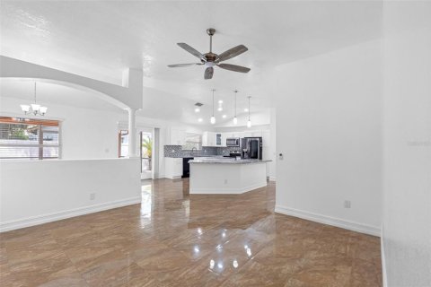 Casa en venta en Tampa, Florida, 3 dormitorios, 170.75 m2 № 1917926 - foto 23