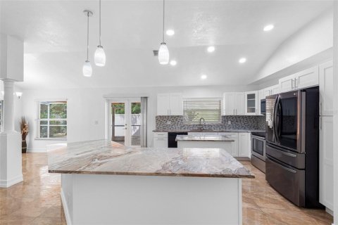 Casa en venta en Tampa, Florida, 3 dormitorios, 170.75 m2 № 1917926 - foto 10