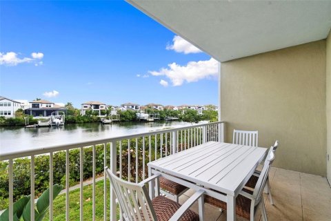 Townhouse in Ruskin, Florida 3 bedrooms, 131.64 sq.m. № 2223030 - photo 10