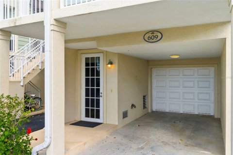 Townhouse in Ruskin, Florida 3 bedrooms, 131.64 sq.m. № 2223030 - photo 2