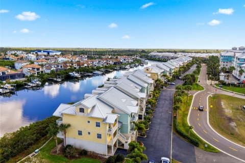 Townhouse in Ruskin, Florida 3 bedrooms, 131.64 sq.m. № 2223030 - photo 4