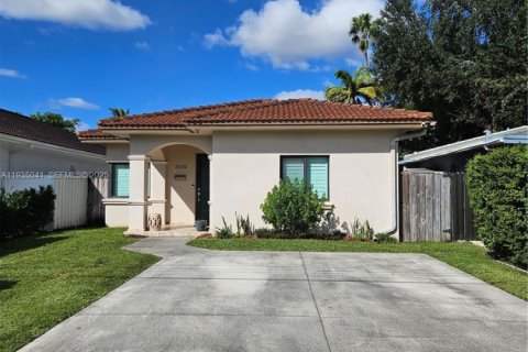 Villa ou maison à louer à Miami, Floride: 4 chambres, 172.8 m2 № 1993223 - photo 3