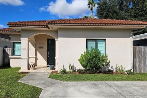 Villa ou maison à louer à Miami, Floride: 4 chambres, 172.8 m2 № 1993223 - photo 2
