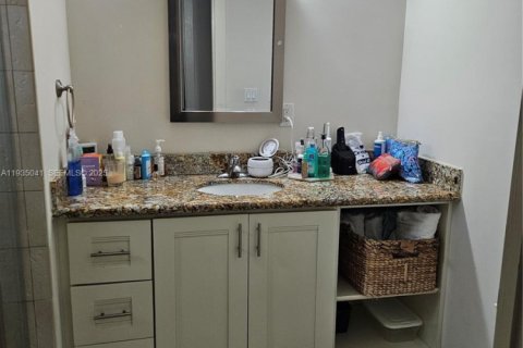 Villa ou maison à louer à Miami, Floride: 4 chambres, 172.8 m2 № 1993223 - photo 22