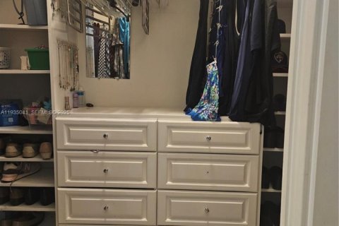 Villa ou maison à louer à Miami, Floride: 4 chambres, 172.8 m2 № 1993223 - photo 24