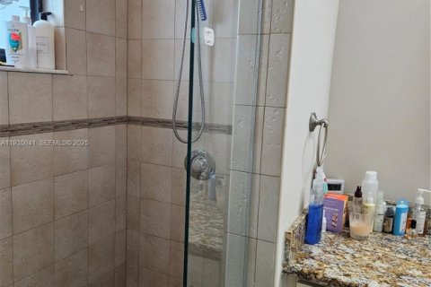 Villa ou maison à louer à Miami, Floride: 4 chambres, 172.8 m2 № 1993223 - photo 23