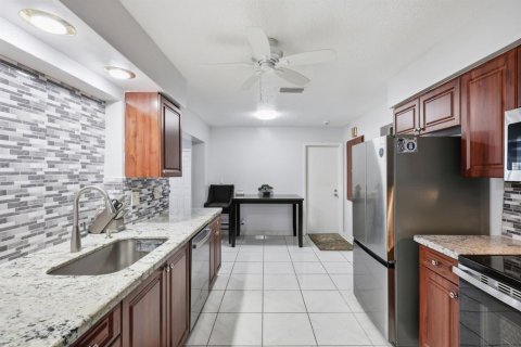 Купить виллу или дом в Тамарак, Флорида 2 комнаты, 175.86м2, № 2250056 - фото 10