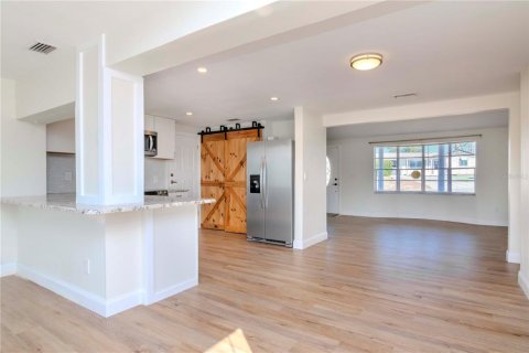 Villa ou maison à vendre à Holiday, Floride: 2 chambres, 97.73 m2 № 1654040 - photo 14