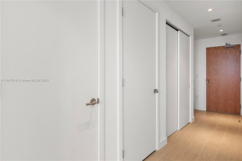 Condominio en venta en Miami Beach, Florida, 1 dormitorio, 81.57 m2 № 1849154 - foto 15