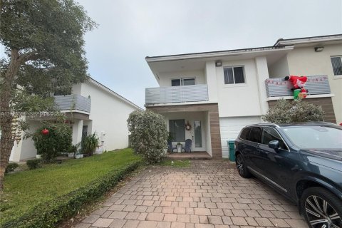 Townhouse in Miami, Florida 3 bedrooms, 157.38 sq.m. № 1983933 - photo 1