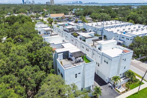 Touwnhouse à vendre à Tampa, Floride: 3 chambres, 231.98 m2 № 1798305 - photo 30