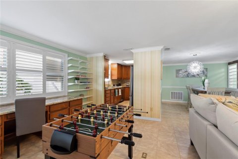 House in Seminole, Florida 3 bedrooms, 146.14 sq.m. № 2215031 - photo 7