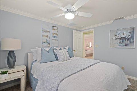 House in Seminole, Florida 3 bedrooms, 146.14 sq.m. № 2215031 - photo 21