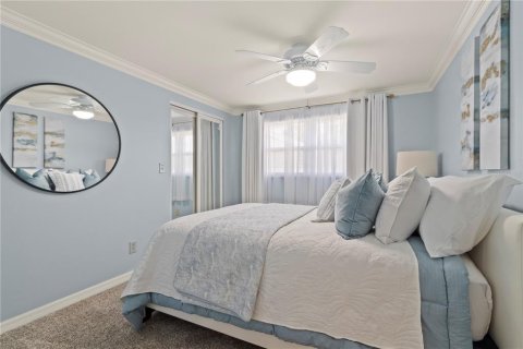 House in Seminole, Florida 3 bedrooms, 146.14 sq.m. № 2215031 - photo 19
