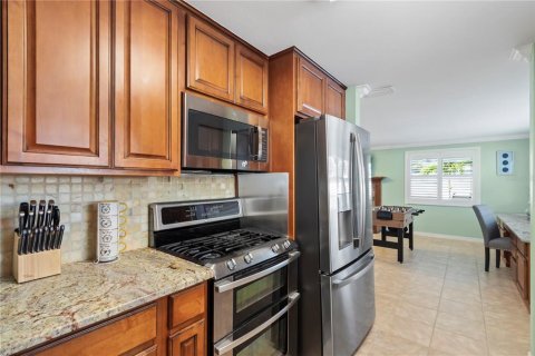 House in Seminole, Florida 3 bedrooms, 146.14 sq.m. № 2215031 - photo 10