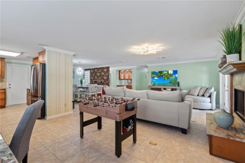 House in Seminole, Florida 3 bedrooms, 146.14 sq.m. № 2215031 - photo 6
