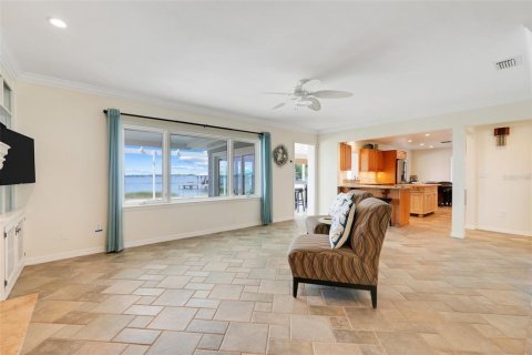 Casa en venta en Belle Isle, Florida, 4 dormitorios, 322.56 m2 № 1670612 - foto 17
