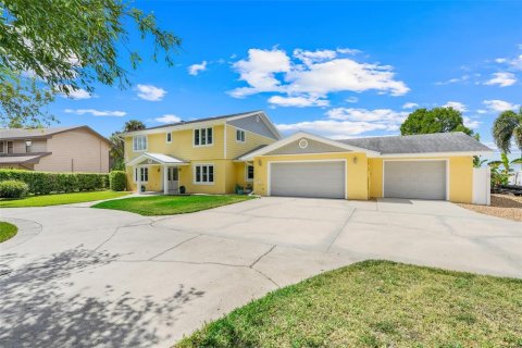 Casa en venta en Belle Isle, Florida, 4 dormitorios, 322.56 m2 № 1670612 - foto 2