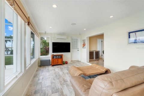 Casa en venta en Belle Isle, Florida, 4 dormitorios, 322.56 m2 № 1670612 - foto 30
