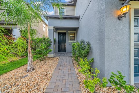 House in BELMONT in Sun City Center, Florida 3 bedrooms, 183.76 sq.m. № 1912203 - photo 3