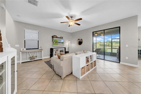 House in BELMONT in Sun City Center, Florida 3 bedrooms, 183.76 sq.m. № 1912203 - photo 6