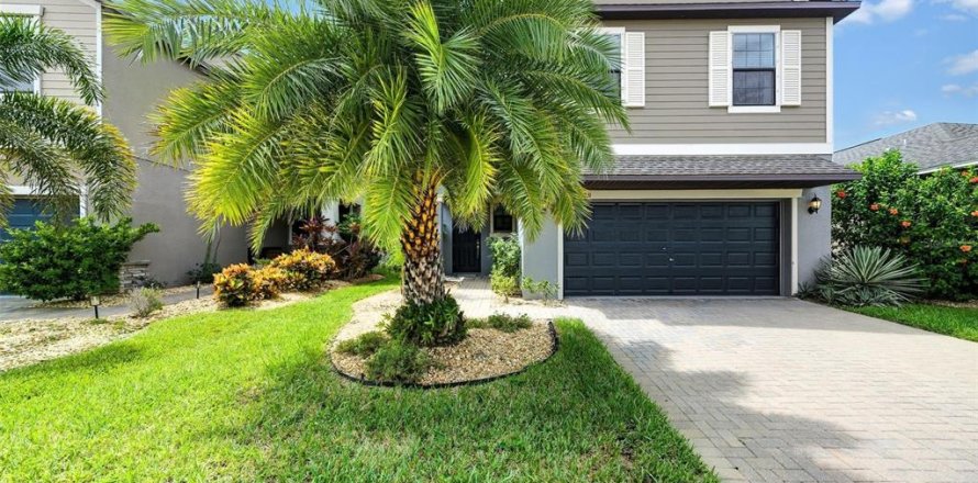 House in BELMONT in Sun City Center, Florida 3 bedrooms, 183.76 sq.m. № 1912203