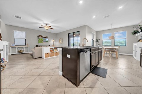 House in BELMONT in Sun City Center, Florida 3 bedrooms, 183.76 sq.m. № 1912203 - photo 8