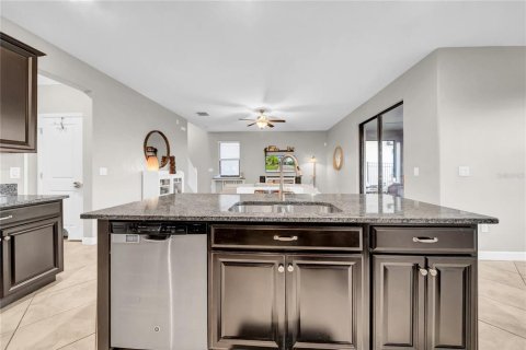 House in BELMONT in Sun City Center, Florida 3 bedrooms, 183.76 sq.m. № 1912203 - photo 10