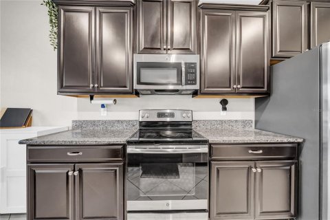 House in BELMONT in Sun City Center, Florida 3 bedrooms, 183.76 sq.m. № 1912203 - photo 9