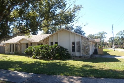 House in Longwood, Florida 4 bedrooms, 252.69 sq.m. № 2277108 - photo 2