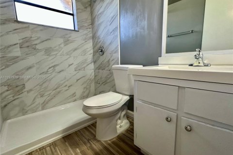 Condo in Hialeah, Florida, 2 bedrooms  № 1991446 - photo 3