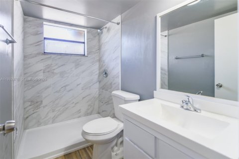 Condo in Hialeah, Florida, 2 bedrooms  № 1991446 - photo 20