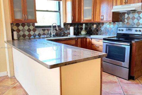 Copropriété à louer à Hallandale Beach, Floride: 2 chambres, 107.4 m2 № 2025779 - photo 5