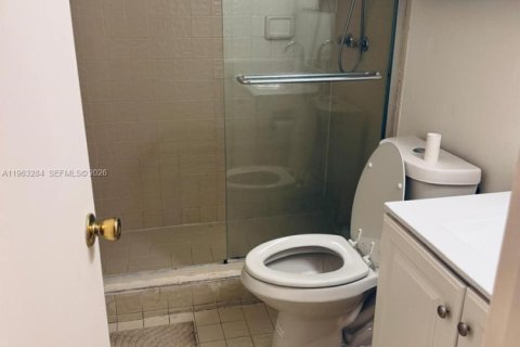Copropriété à louer à Hallandale Beach, Floride: 2 chambres, 107.4 m2 № 2025779 - photo 15