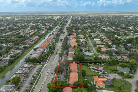 Commercial property in Coral Springs, Florida № 1861503 - photo 10