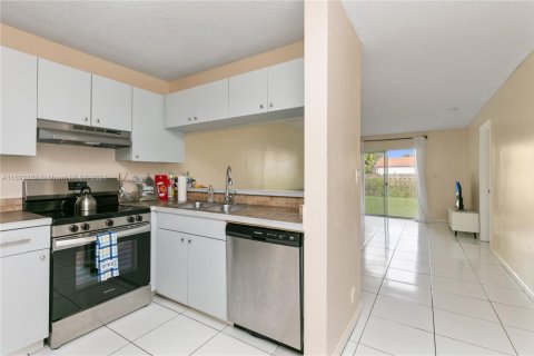 Commercial property in Coral Springs, Florida № 1861503 - photo 17