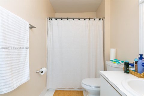 Commercial property in Coral Springs, Florida № 1861503 - photo 25