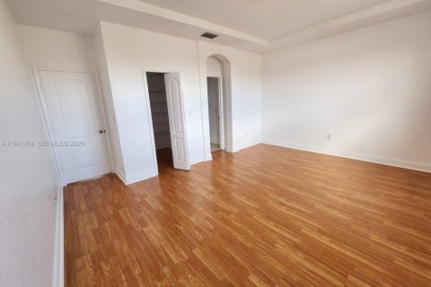 Adosado en alquiler en Miami, Florida, 3 dormitorios, 162.86 m2 № 1998583 - foto 6