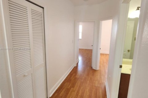 Adosado en alquiler en Miami, Florida, 3 dormitorios, 162.86 m2 № 1998583 - foto 13