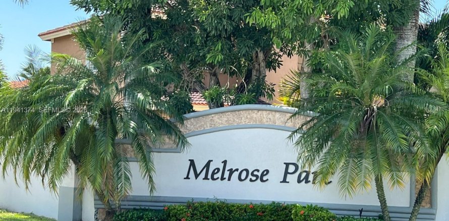 Adosado en Miami, Florida 3 dormitorios, 162.86 m2 № 1998583