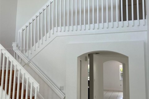 Adosado en alquiler en Miami, Florida, 3 dormitorios, 162.86 m2 № 1998583 - foto 29