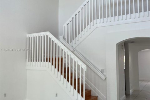 Adosado en alquiler en Miami, Florida, 3 dormitorios, 162.86 m2 № 1998583 - foto 28