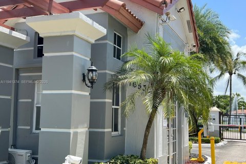 Adosado en alquiler en Miami, Florida, 3 dormitorios, 162.86 m2 № 1998583 - foto 14