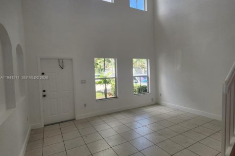 Adosado en alquiler en Miami, Florida, 3 dormitorios, 162.86 m2 № 1998583 - foto 5