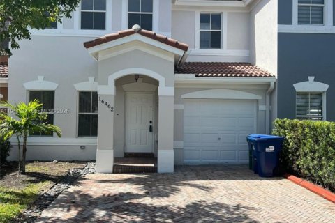 Adosado en alquiler en Miami, Florida, 3 dormitorios, 162.86 m2 № 1998583 - foto 2