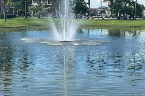 Adosado en alquiler en Miami, Florida, 3 dormitorios, 162.86 m2 № 1998583 - foto 22