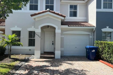 Adosado en alquiler en Miami, Florida, 3 dormitorios, 162.86 m2 № 1998583 - foto 26