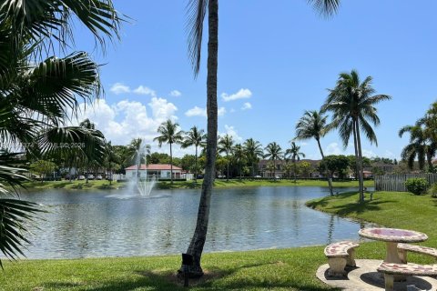 Adosado en alquiler en Miami, Florida, 3 dormitorios, 162.86 m2 № 1998583 - foto 18