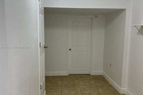 Adosado en alquiler en Miami, Florida, 3 dormitorios, 162.86 m2 № 1998583 - foto 9