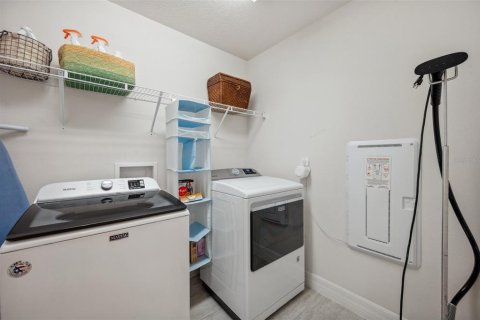 Casa en venta en Land O' Lakes, Florida, 5 dormitorios, 229.47 m2 № 2368927 - foto 29
